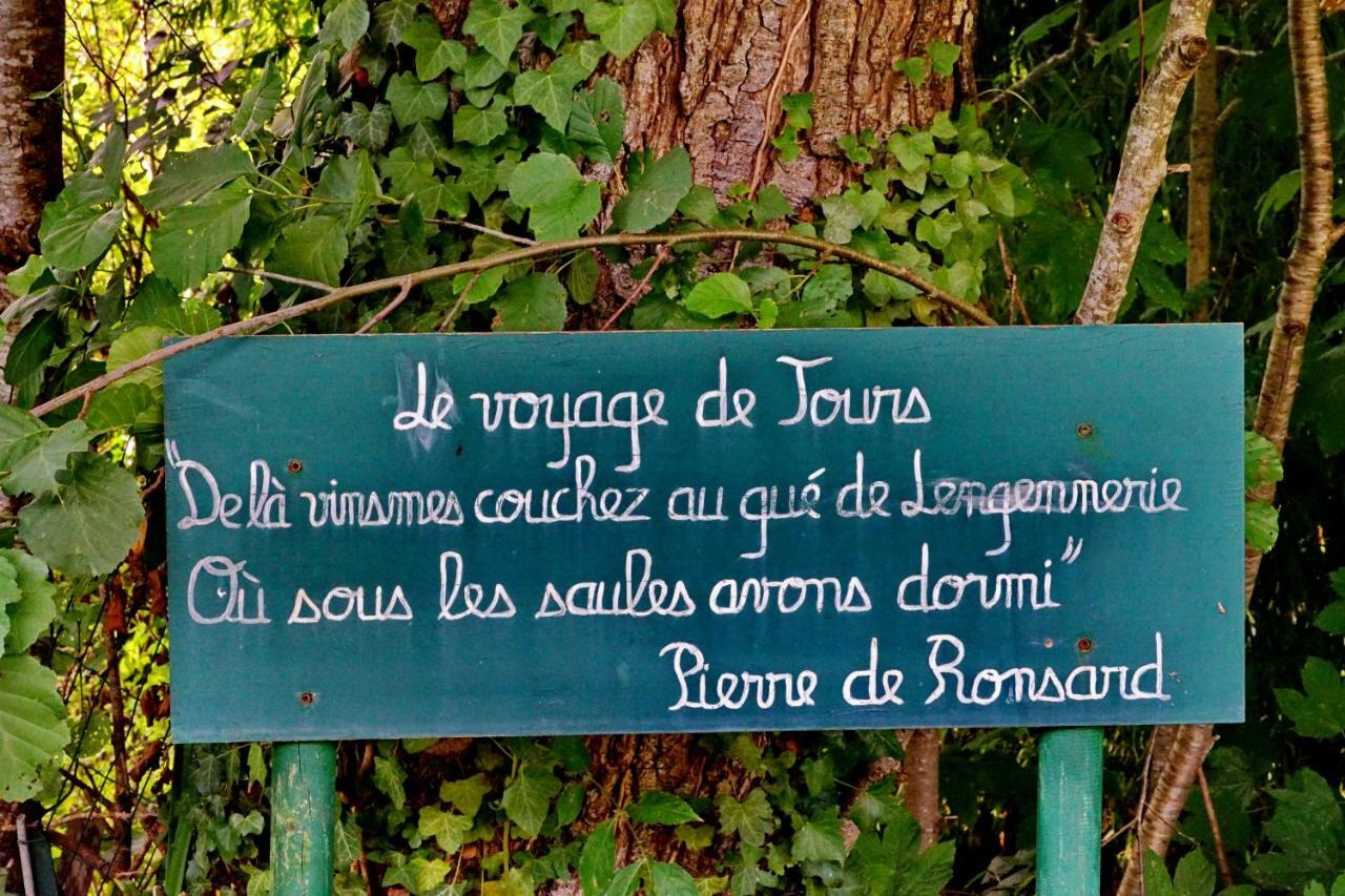 Le Moulin De La Planche Panzió Cerelles Kültér fotó