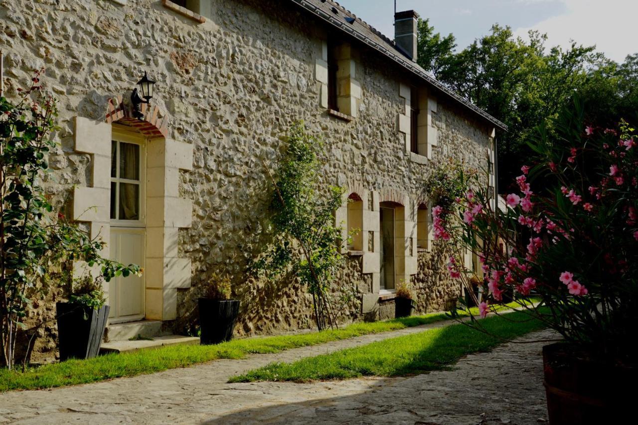 Le Moulin De La Planche Panzió Cerelles Kültér fotó